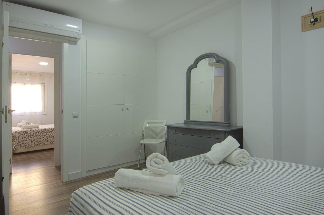 Apartment Ronda Sant Antoni Girona Bagian luar foto